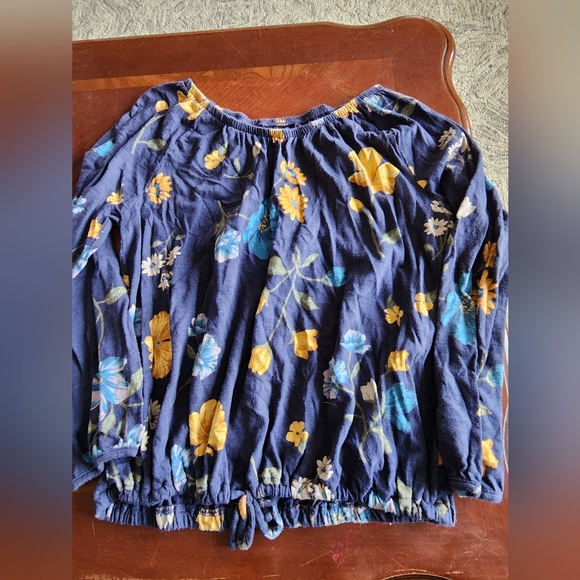 Girls top - Picture 1 of 3